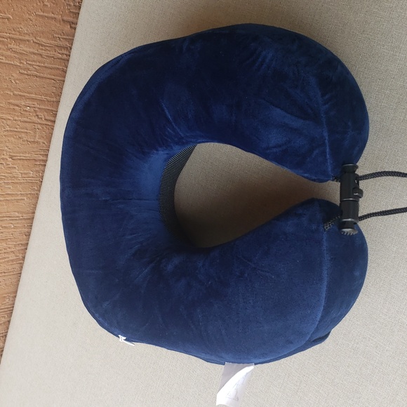 PNG neck pillow - Picture 3 of 9